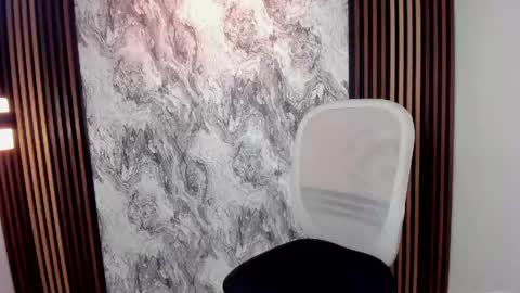 Snapshot of honeymoon_sariel chatting on May 7, 1:49 pm honeymoon_sariel online show from May 7, 1:49 pm