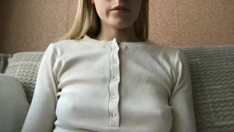 honeynymph online show from February 11, 12:27 pm