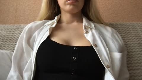 honeynymph online show from February 25, 1:39 pm