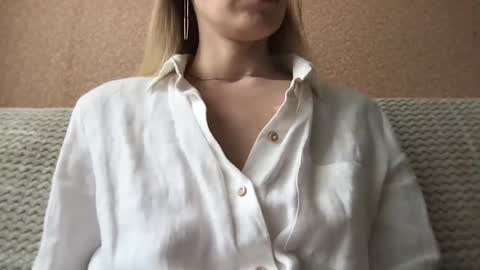 honeynymph online show from March 3, 11:11 am
