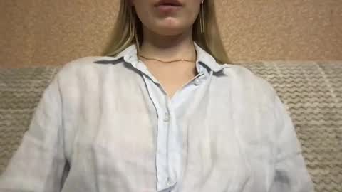 honeynymph online show from March 12, 3:40 pm