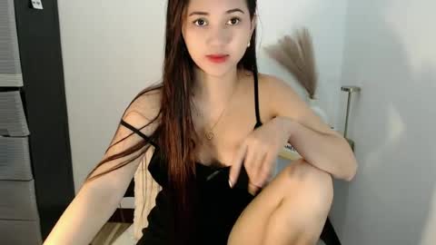 Snapshot of honeysinsjane910597 chatting on June 15, 9:11 am honeysinsjane910597 online show from June 15, 9:11 am
