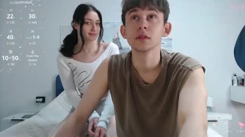 Noah and Sophie online show from April 18, 7:40 pm