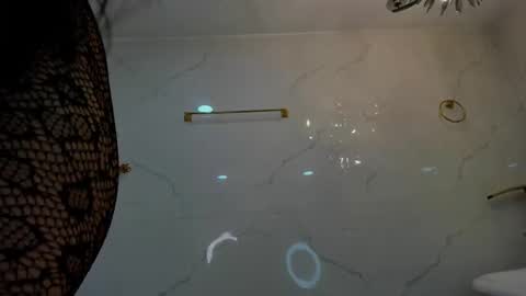 Snapshot of honeysummer_ chatting on March 28, 12:49 pm Honey online show from March 28, 12:49 pm