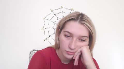 honeyveil online show from October 25, 11:29 am