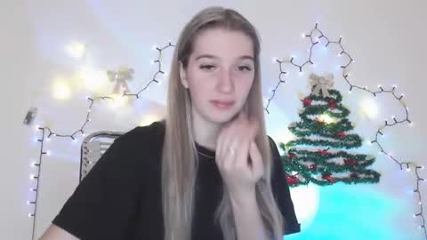 honeyveil online show from December 19, 9:49 am