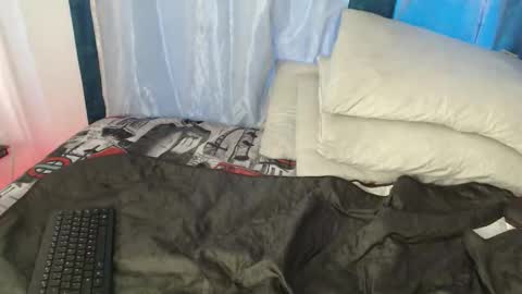 Snapshot of honeywhisper69 chatting on October 3, 7:44 pm honeywhisper69 online show from October 3, 7:44 pm