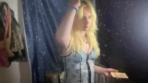 Emi Rose online show from September 17, 6:15 am