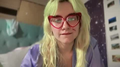 Emi Rose online show from October 18, 4:48 am