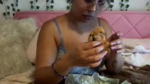 honeyyy89 online show from February 10, 4:27 am