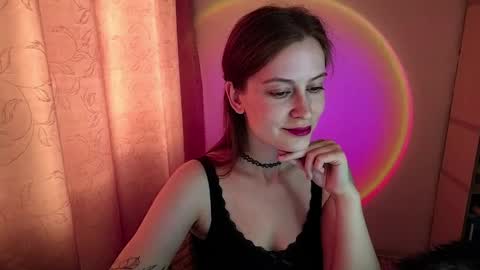 honeyy_bun online show from May 6, 11:15 am