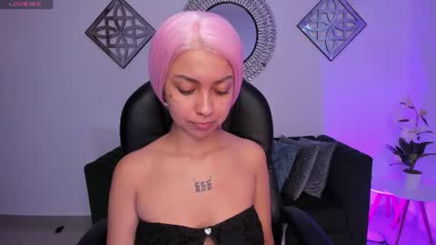honeyy_taylor online show from August 6, 11:45 am