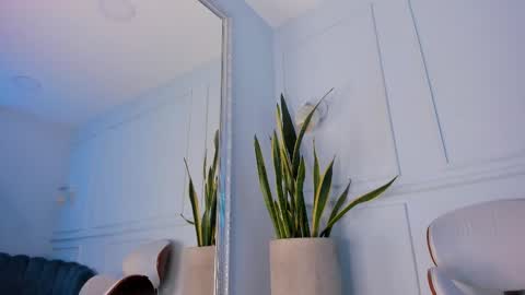 Honey Moon  Help me to reach 100 thumbs up online show from February 17, 10:47 pm