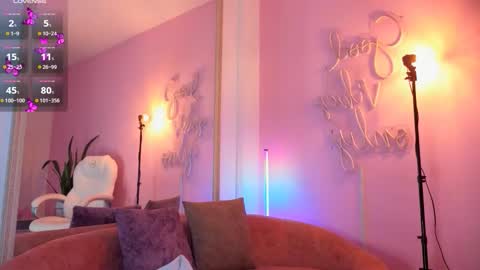 Honey Moon  Help me to reach 100 thumbs up online show from September 29, 7:40 pm