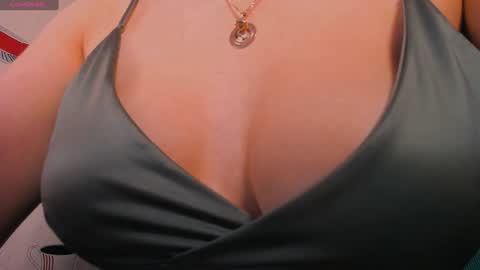 the perfectgirl online show from December 14, 12:12 pm