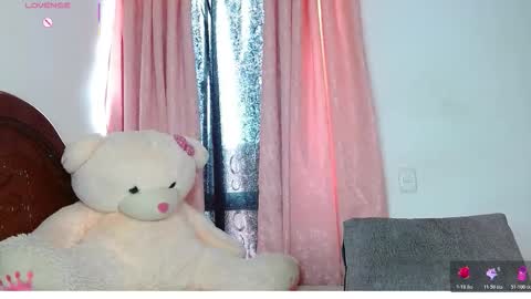 Hoollly Jones online show from February 3, 2:55 pm