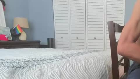 Snapshot of hooshung_mvers8 chatting on June 14, 5:04 pm hooshung_mvers8 online show from June 14, 5:04 pm