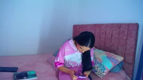 Snapshot of hoot_alicee chatting on September 24, 9:18 pm ONLYFANS online show from September 24, 9:18 pm