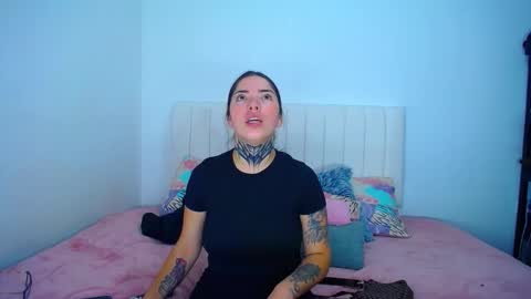 Snapshot of hoot_alicee chatting on January 18, 10:35 pm ONLYFANS online show from January 18, 10:35 pm