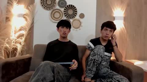 hoot_booys_ online show from November 26, 7:59 pm