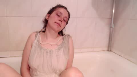 Snapshot of horndemonroxy chatting on March 24, 5:40 pm Roxy online show from March 24, 5:40 pm