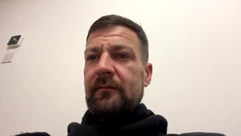 horndog1990123 online show from October 18, 9:26 pm