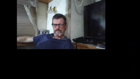 Snapshot of horneyjoe48 chatting on April 16, 4:02 am joey online show from April 16, 4:02 am