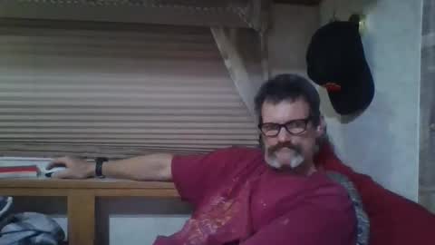 Snapshot of horneyjoe48 chatting on May 5, 3:14 am joey online show from May 5, 3:14 am