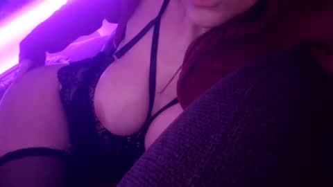 horneymomnextdoor online show from March 13, 4:30 am