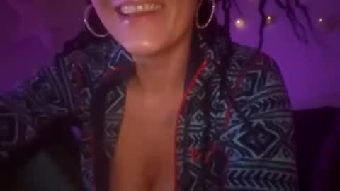 horneymomnextdoor online show from April 5, 8:39 pm