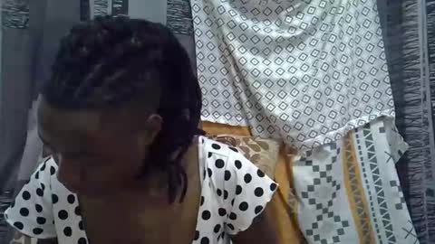 Leila online show from February 21, 9:10 am