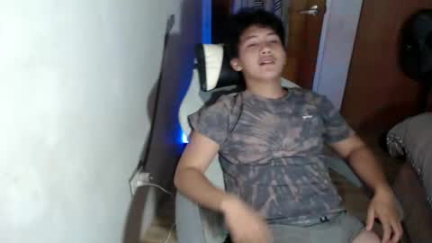 Snapshot of horny_bert chatting on March 29, 3:34 pm horny_bert online show from March 29, 3:34 pm