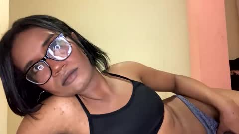 Snapshot of horny_brii chatting on March 22, 12:36 am horny_brii online show from March 22, 12:36 am