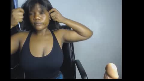 Snapshot of horny_chubby22 chatting on March 19, 5:44 am Mira online show from March 19, 5:44 am