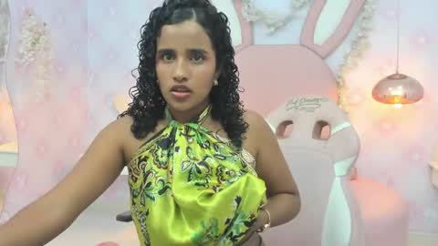 Snapshot of horny_curlss chatting on June 4, 3:56 am Horny Curls online show from June 4, 3:56 am