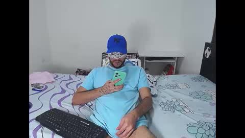 BoyHornyDirty online show from December 5, 4:43 am