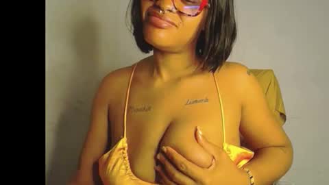 Snapshot of horny_ebonygirl_ chatting on March 11, 5:35 am horny_ebonygirl_ online show from March 11, 5:35 am