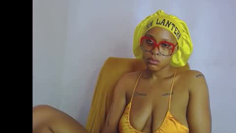 Snapshot of horny_ebonygirl_ chatting on March 13, 9:05 am horny_ebonygirl_ online show from March 13, 9:05 am
