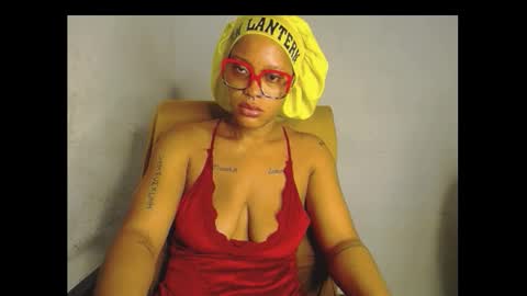 Snapshot of horny_ebonygirl_ chatting on March 22, 5:00 am horny_ebonygirl_ online show from March 22, 5:00 am