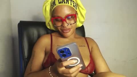 Snapshot of horny_ebonygirl_ chatting on March 29, 7:19 am horny_ebonygirl_ online show from March 29, 7:19 am