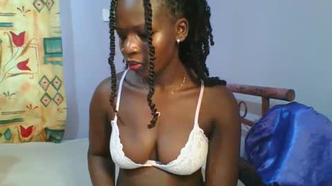 Snapshot of horny_hearts chatting on January 23, 3:58 am phanice online show from January 23, 3:58 am