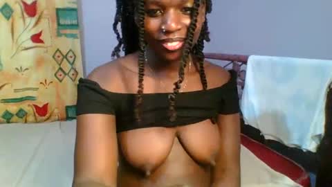 Snapshot of horny_hearts chatting on January 25, 4:35 pm phanice online show from January 25, 4:35 pm