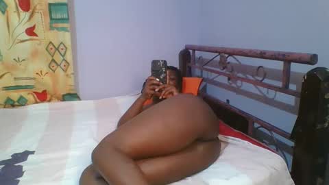 Snapshot of horny_hearts chatting on January 29, 5:02 pm phanice online show from January 29, 5:02 pm