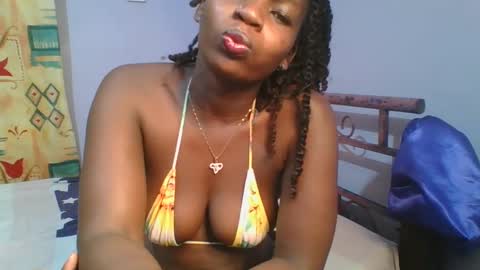 Snapshot of horny_hearts chatting on January 31, 12:17 am phanice online show from January 31, 12:17 am