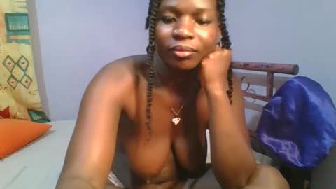 Snapshot of horny_hearts chatting on February 1, 5:37 pm phanice online show from February 1, 5:37 pm