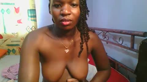 Snapshot of horny_hearts chatting on February 3, 7:40 am phanice online show from February 3, 7:40 am