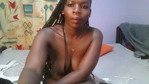 Snapshot of horny_hearts chatting on February 12, 2:14 am phanice online show from February 12, 2:14 am