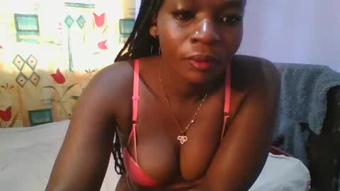 Snapshot of horny_hearts chatting on February 25, 5:19 am phanice online show from February 25, 5:19 am