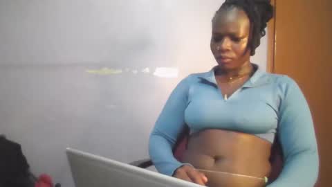 Snapshot of horny_hearts chatting on October 17, 4:48 am phanice online show from October 17, 4:48 am