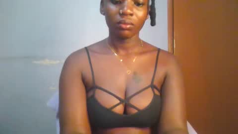 Snapshot of horny_hearts chatting on October 18, 7:09 am phanice online show from October 18, 7:09 am